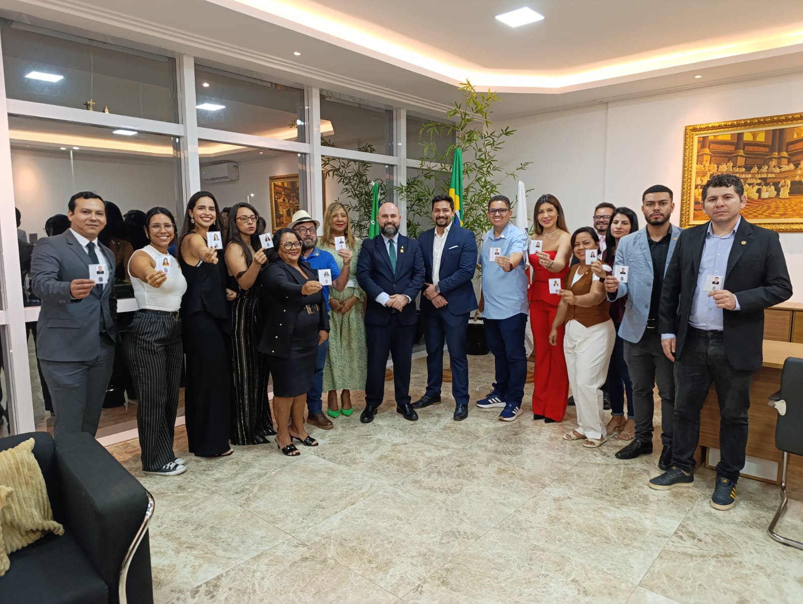 OAB Amapá realiza entrega de carteiras provisórias a novos advogados e advogadas em cerimônia marcada por emoção e compromisso com a advocacia